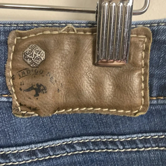 Silver Natsuki mid rise, mid weight, mid wash, boot cut jean w raw hem, 28 by 33 - Picture 4 of 6